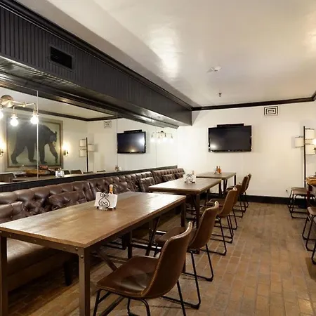 Independence Square 212, Studio With Beautiful Finishes. A+ Location In Downtown Aspen-2