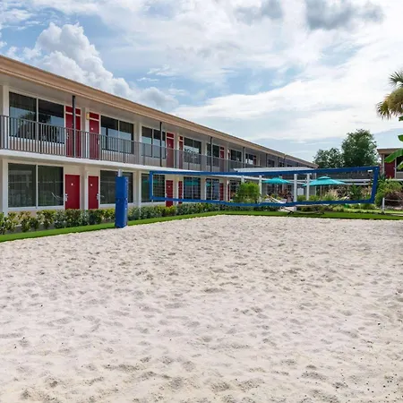 Ramada By Wyndham Kissimmee Gateway - Free Theme Park Shuttle-3