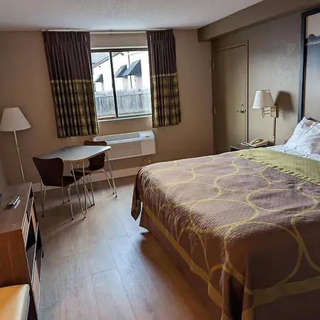 Super 8 By Wyndham Niagara Falls-2