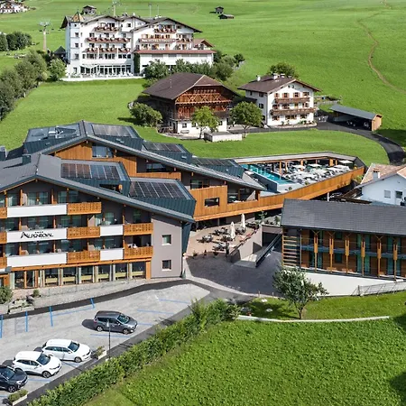 Hotel Alpenroyal-2