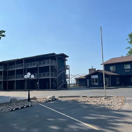 Lake Bluff Inn And Suites-3