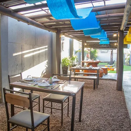 Shelter Hostel E Pousada-3