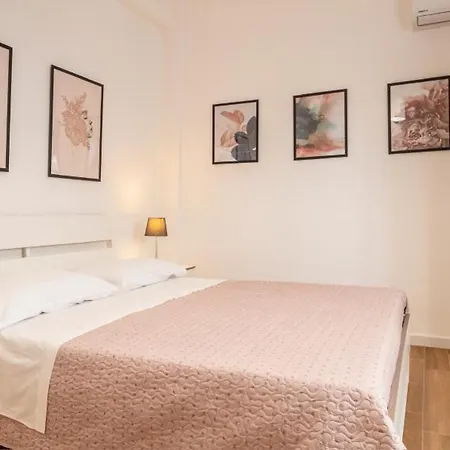 Arricàmpati Airport Rooms in Villa-3