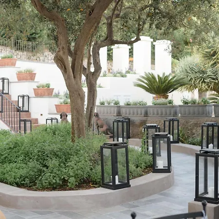 Hotel Canasta-2