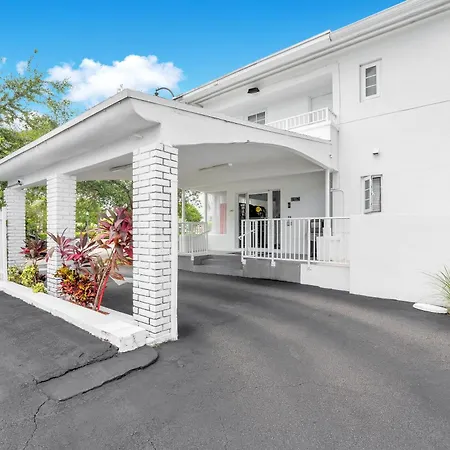 Travelodge By Wyndham Miami Biscayne Bay-2