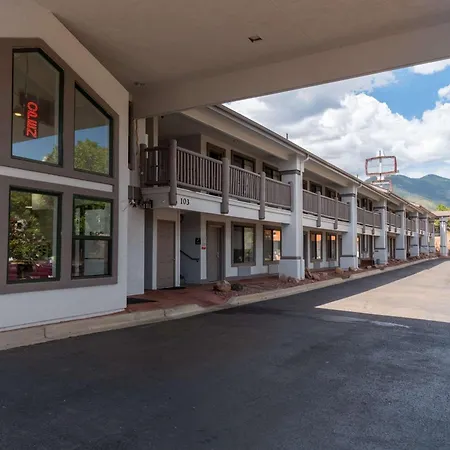Quality Inn & Suites Manitou Springs At Pikes Peak-2