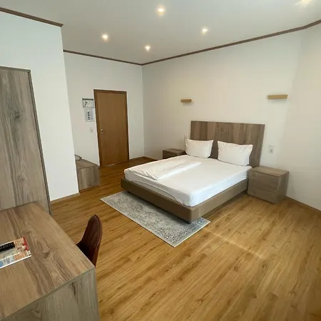 Lothringer Hof-3