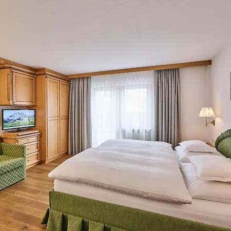 Hotel Garni Sursilva-2
