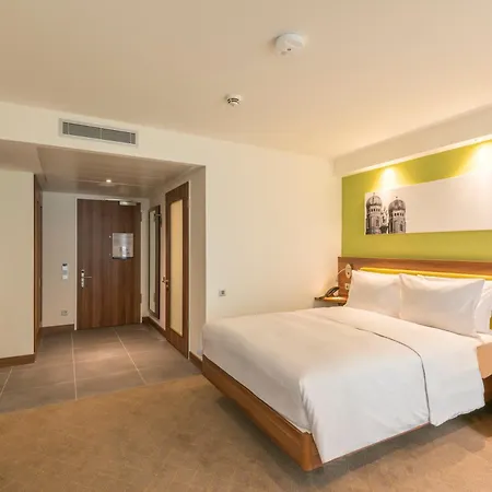 Hampton By Hilton Hamburg City Centre-3