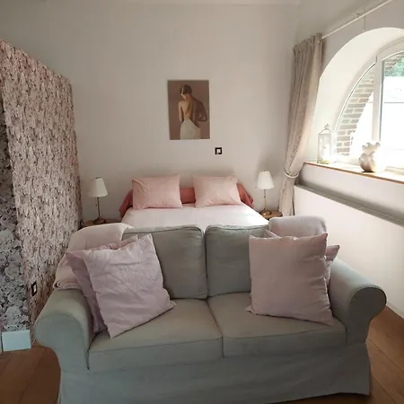 La Chambre Et Le Studio Du Chateau Du Golf De Bernalmont-3
