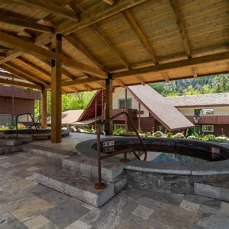 Twin Peaks Lodge & Hot Springs-3