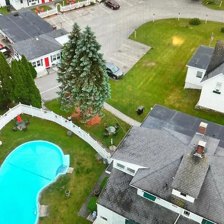 Claddagh Motel & Suites-2