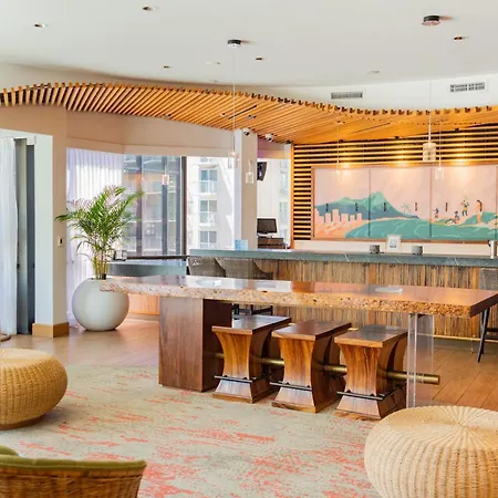 Hyatt Centric Waikiki Beach-3