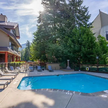 Whistler Village Inn & Suites-3