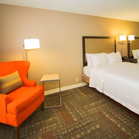 Hampton Inn & Suites Valdosta/Conference Center-3