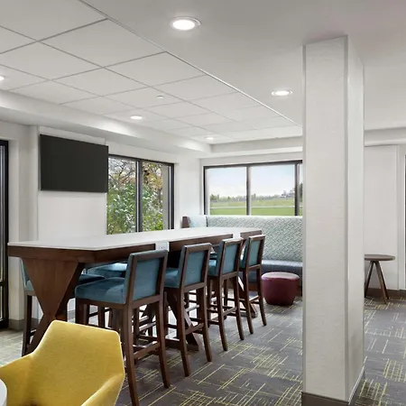 Hampton Inn Milwaukee Brookfield-3