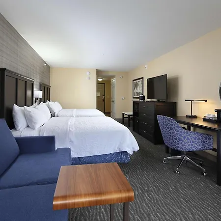 Hampton Inn Holland-3