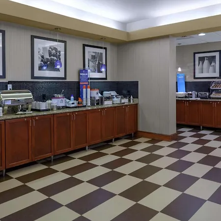 Hampton Inn Woodbridge-3