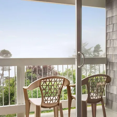 Travelodge By Wyndham Depoe Bay-2