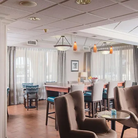 Hampton Inn Joplin-3