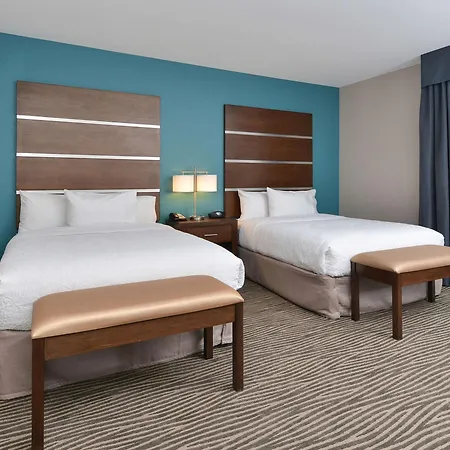 Hampton Inn & Suites Des Moines Downtown-3