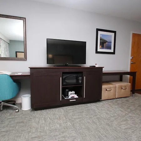 Hampton Inn- Suffolk-2