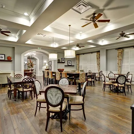 Hampton Inn & Suites Savannah Historic District-2