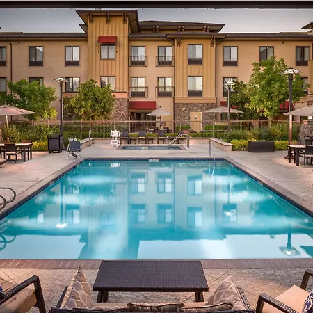 Hampton Inn & Suites Windsor-Sonoma Wine Country-3