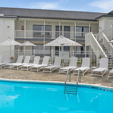 A Wave Inn - Montauk-2