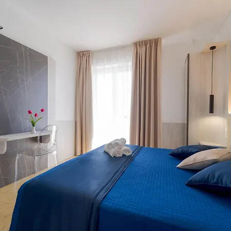 Hotel Beach-2