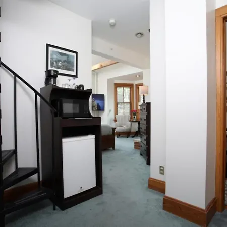 Riverboat Suites-2
