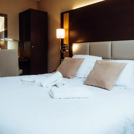 Hotel Le Dauphin Les Loges-2