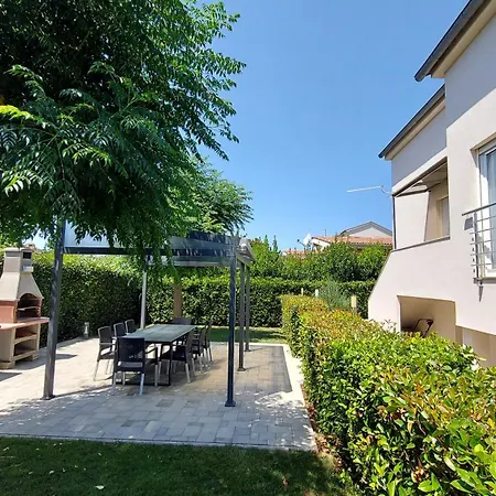 Apartment Sunny Spell With Free Parking And Garden-2