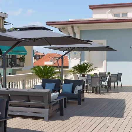 VI Suites-2