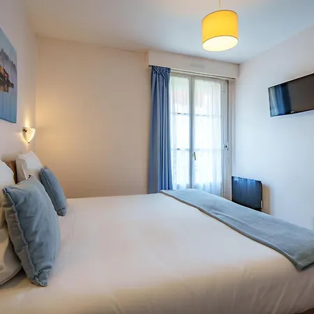 Hotel Val De Loire-2