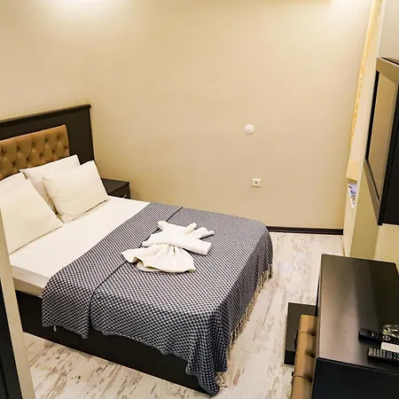 Paradise Hotel-3