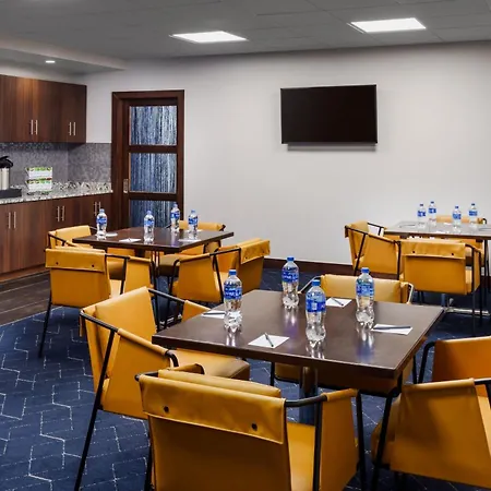 Courtyard By Marriott Manchester-Boston Regional Airport-3
