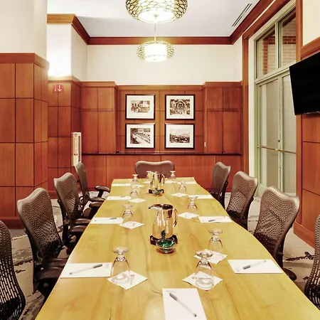 Hilton Garden Inn Evanston-3