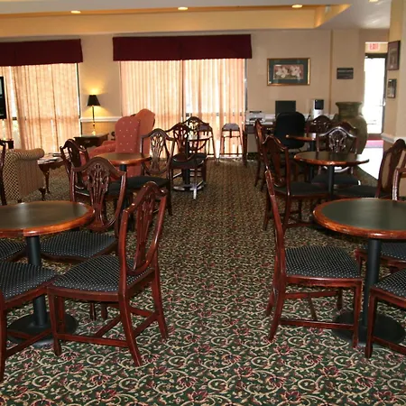 Hampton Inn Laurinburg-3
