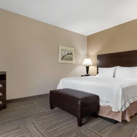 Hampton Inn & Suites Brunswick-3