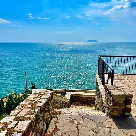 Il Mare Nel Pozzo Sperlonga Centro Storico Tutti i servizi sotto casa, a 100 mt dal mare Parcheggio multilivello adiacente, lasci la macchina e fai tutto a piedi!-2