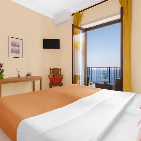 Hotel Desiree-3