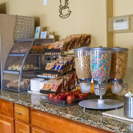 First Choice Inn At The Swell-3