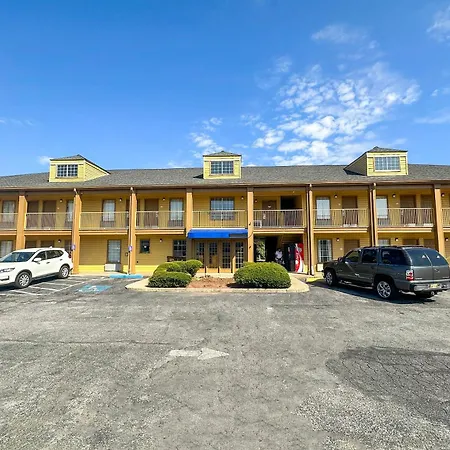Bonita Lakes Inn By Capital O Meridian I20-2
