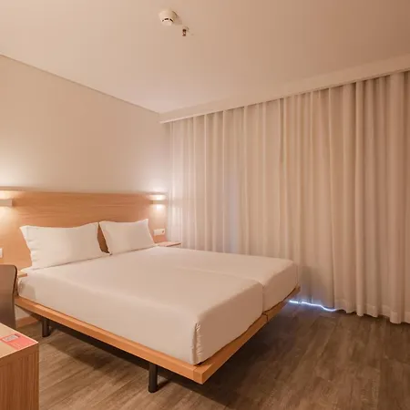 Moov Hotel Porto Norte-2