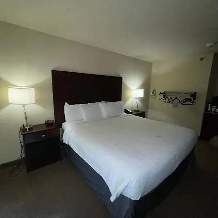 Amerivu Inn And Suites - Crookston-3