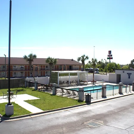 Days Inn By Wyndham Marianna-2