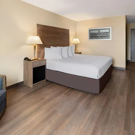 Wingate By Wyndham Troy-2