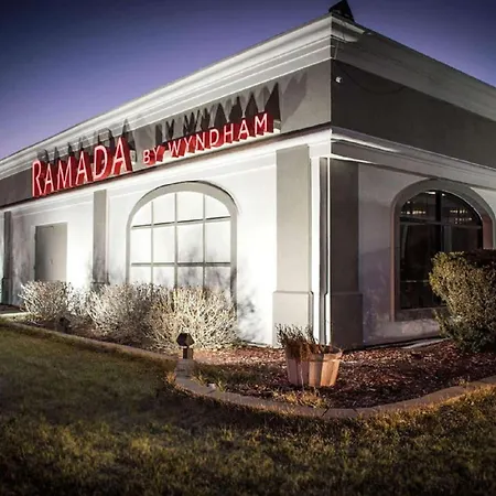 Ramada By Wyndham North Platte-3