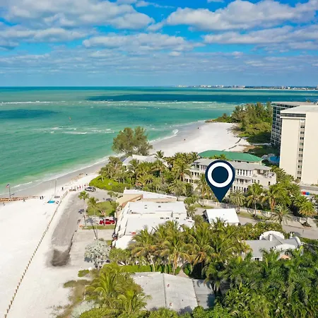 Parrot Beach Cottages Suite #2-2